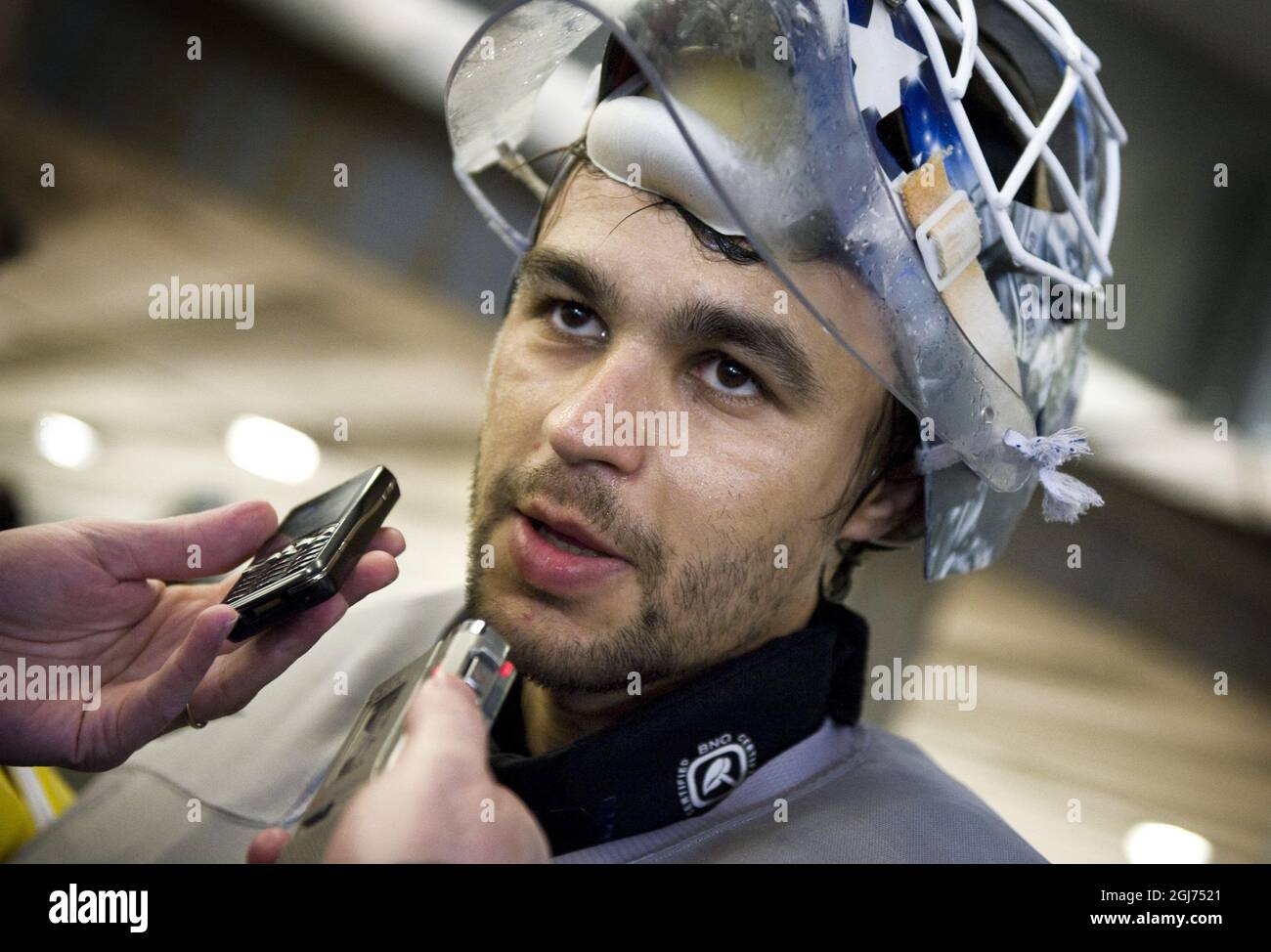 BERN 20090423 Schwedischer Eishockey-Keeper Stefan Liv. Stefan Liv spielt für den russischen Eishockeyverein Lokomotiv Foto Claudio Bresciani / SCANPIX / Kod 10090 Stockfoto