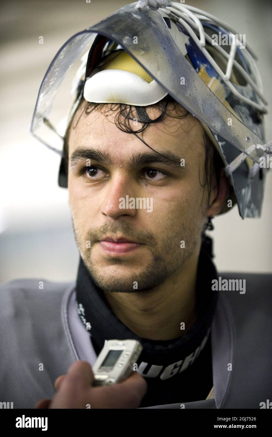 BERN 20090423 Schwedischer Eishockey-Keeper Stefan Liv. Stefan Liv spielt für den russischen Eishockeyverein Lokomotiv Foto Claudio Bresciani / SCANPIX / Kod 10090 Stockfoto