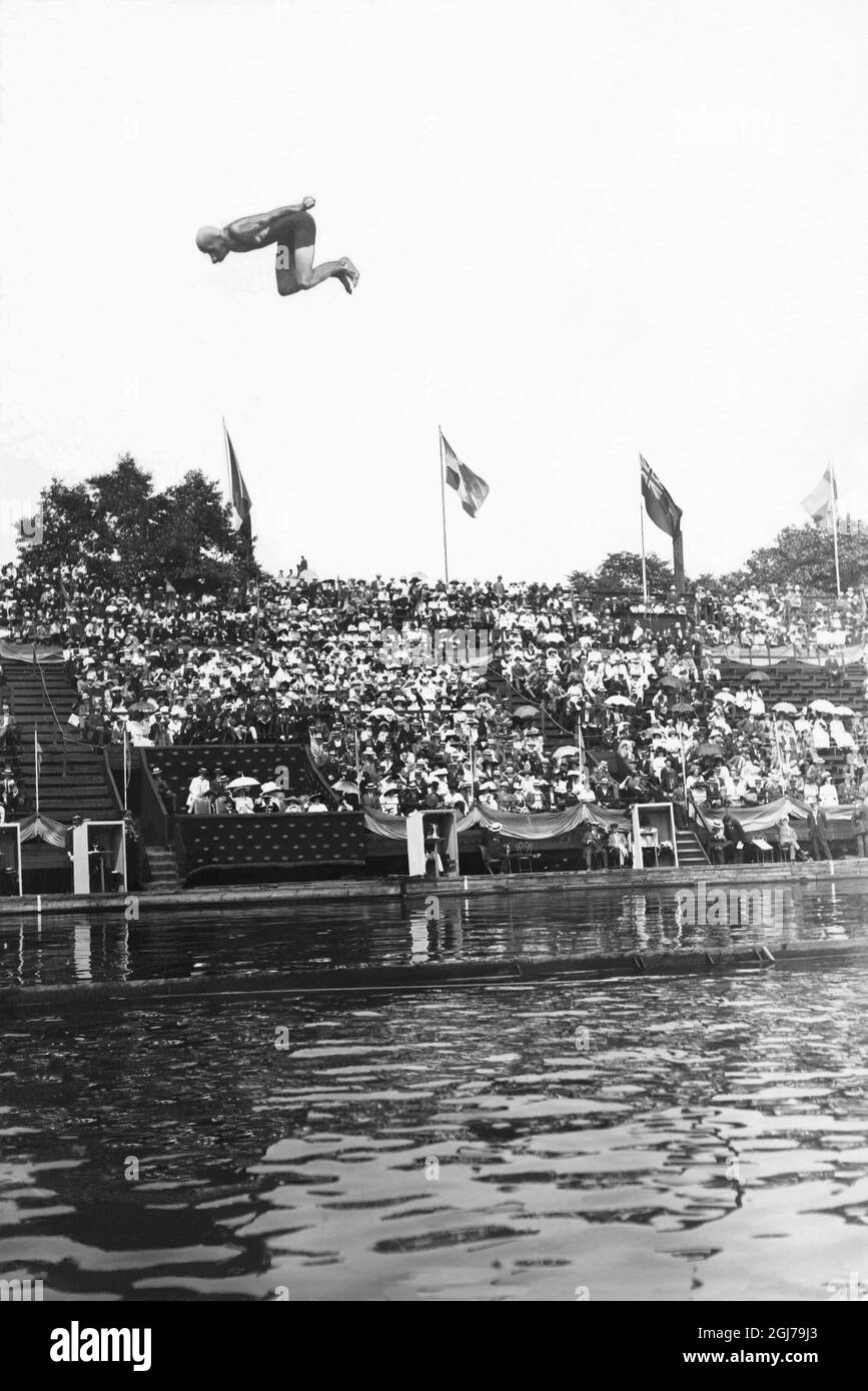 DATEI 1912 Erik Adlertz, Schwedens Sieger beim einfachen Hochtauchgang der Männer und 10-Meter-Plateautauchen bei den olympischen spielen in Stockholm 1912. Foto:Scanpix Historical/ Kod:1900 Scanpix SCHWEDEN Stockfoto