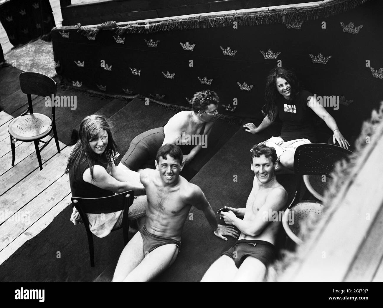 DATEI 1912 Schwedische Schwimmer entspannen sich während der olympischen spiele in Stockholm 1 Foto:Scanpix Historical/ Kod:1900 Scanpix SCHWEDEN Stockfoto