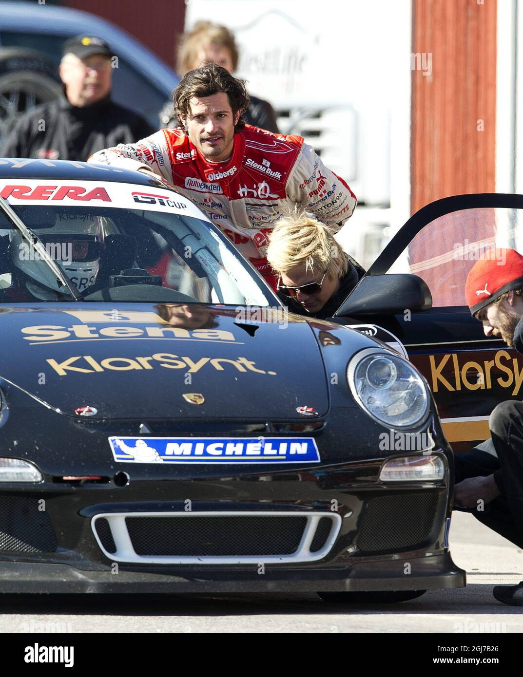 KARLSKOGA 20120414 der schwedische Prinz Carl Philip fuhr am Samstag, den 14 2012. April, einen Porsche im GT Cup auf der Gellerasen-Rennstrecke in Karlskoga, Schweden. Foto: Suvad Mrkonjic / XP / SCANPIX / kod 7116 ** OUT AFTONBLADET ** Stockfoto