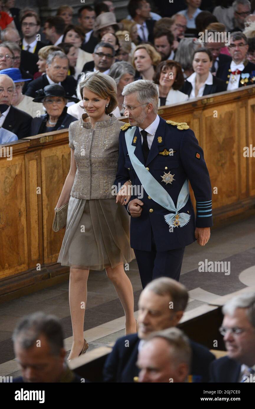 STOCKHOLM 2012-05-22 Kronprinz Philippe und Kronprinzessin Mathilde bei der Ankunft zur Taufe von Prinzessin Estelle von Schweden in der Königlichen Kapelle in Stockholm, Schweden, 22. Mai 2012. Prinzessin Estelle ist die Tochter von Kronprinzessin Victoria und Prinz Daniel von Schweden. Prinzessin Estelle ist die Nummer zwei in der schwedischen Königsnachfolge Foto: Claudio Bresciani / SCANPIX / Kod: 10090 *** POOLIMAGES*** Stockfoto