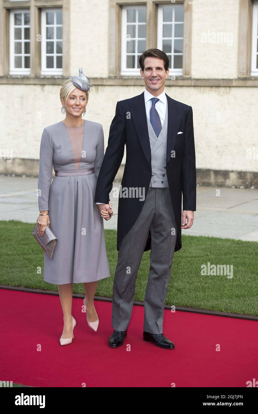 STOCKHOLM 20121021 Kronprinz Pavlos und Prinz Marie Chantal von Griechenland bei der Hochzeit von Kronprinz Guillaume von Luxemburg und der belgischen Gräfin Stephanie de Lannoy am 20. Oktober 2012 in Luxemburg. Foto: Suvad Mrkonjic / XP / SCANPIX / kod 7116 ** OUT AFTONBLADET ** Stockfoto