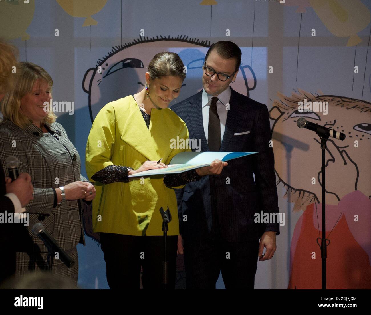 GÖTEBORG 2012-10-25 Kronprinzessin Victoria und Prinz Daniel bei der Eröffnung des Alfie Atkins Kulturzentrums in Göteborg. Foto Adam Ihse / SCANPIX / Kod 9200 Stockfoto