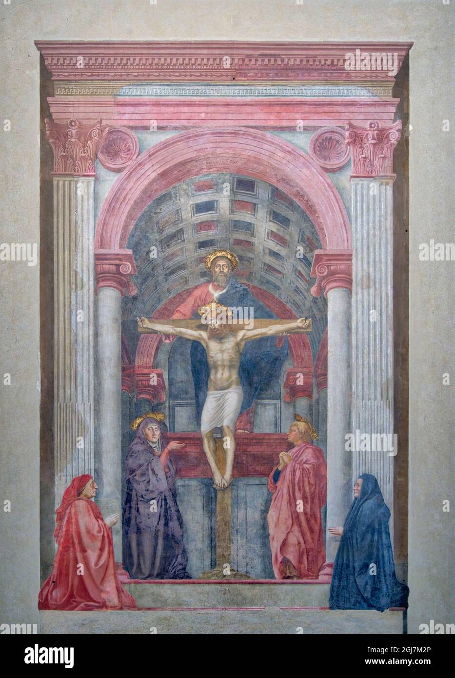 Italien, Florenz. Das Fresko der Heiligen Dreifaltigkeit des frühen italienischen Renaissance-Malers Masacio in der Kirche Santa Maria Novella. Stockfoto