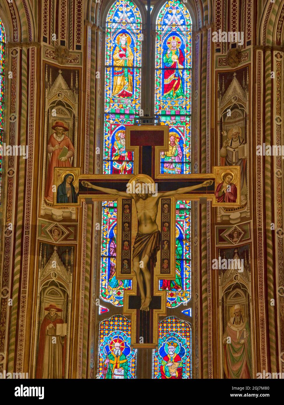 Italien, Florenz. Das Kruzifix von Giotto im Kirchenschiff der Kirche Santa Maria Novelle. Stockfoto