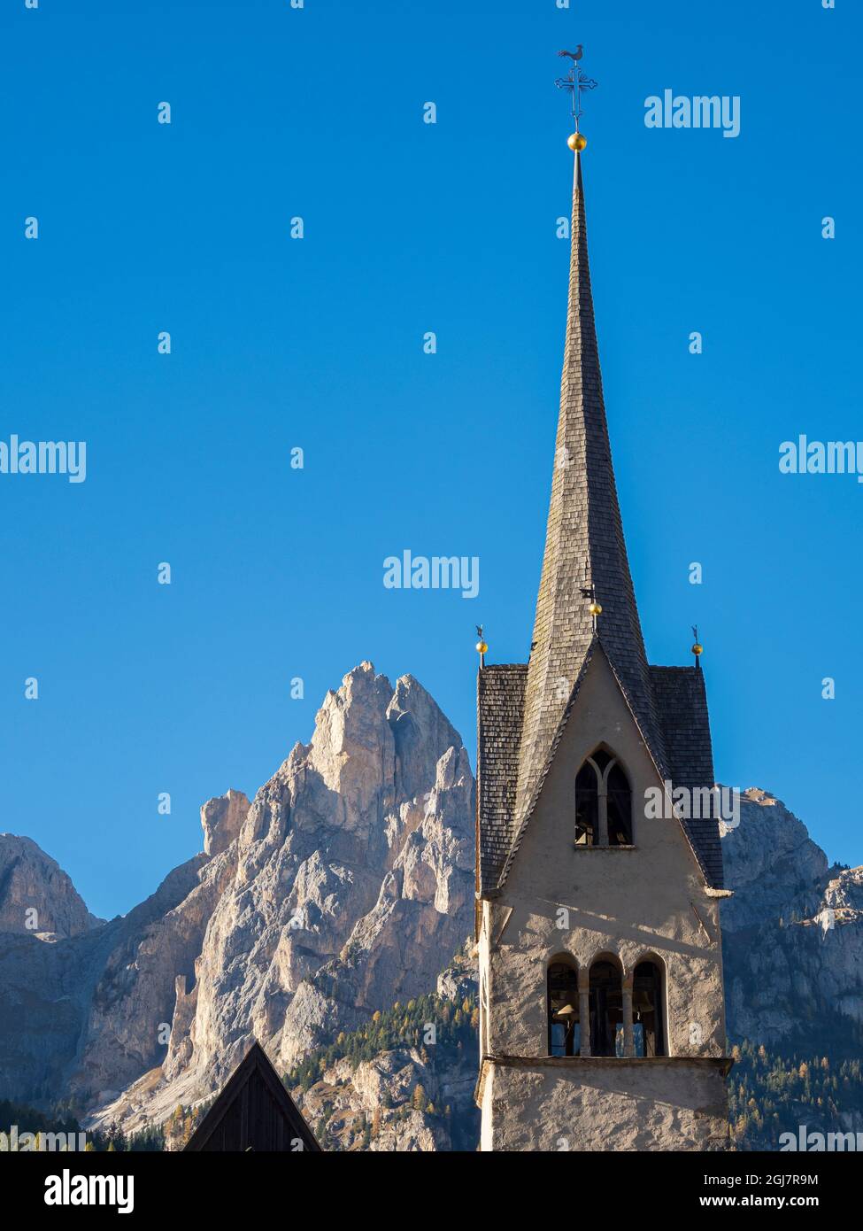 Kirche San Nicolo. Pozza di Fassa, Poza, im Fassatal in den Dolomiten. Italien. Stockfoto