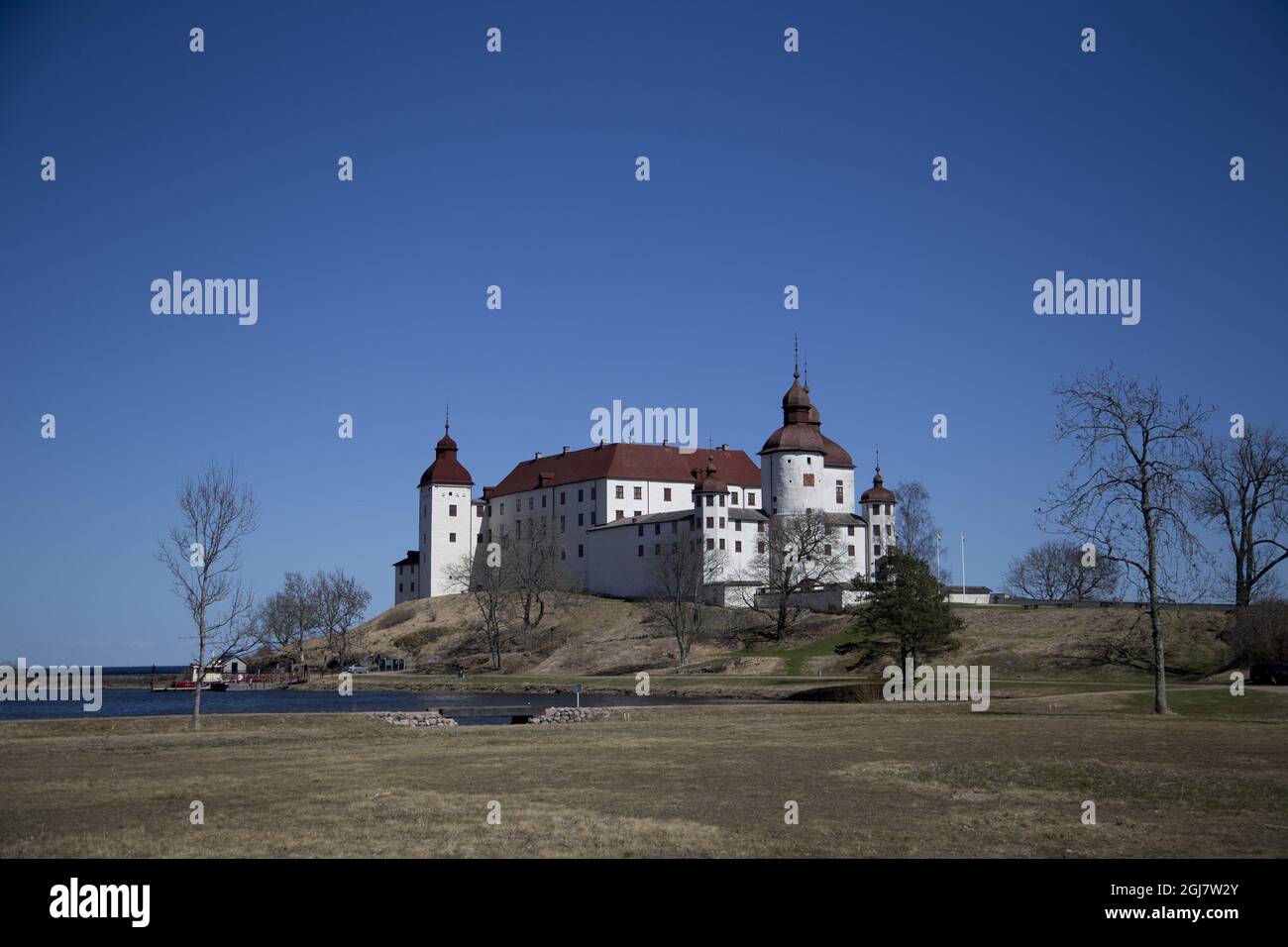 Die Burg Lacko liegt am See Vanern in der Provinz Vastra Gotaland. Kronprinzessin Victoria und Prinz Daniel weihten am Donnerstag, den 2. Mai 2013, das Naturzimmer Victoriahuset neben dem Lacko Slott ein. Stockfoto