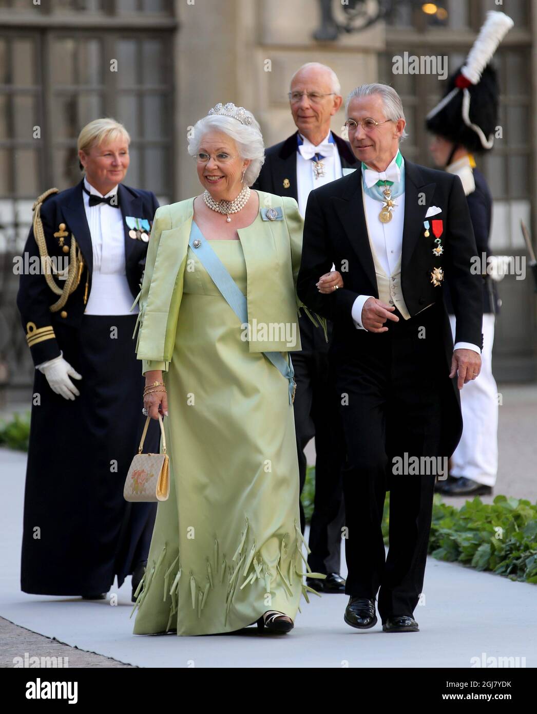 STOCKHOLM 20130608 Prinzessin Christina von Schweden und Tord Magnuson kommen zur Hochzeit von Prinzessin Madeleine von Schweden und Herrn Christopher OÂ’Neill, die am Samstag, den 8. Juni 2013 in der Königlichen Kapelle im Königlichen Palast von Stockholm stattfand. Foto: Soren Andersson / SCANPIX / kod 1037 Stockfoto