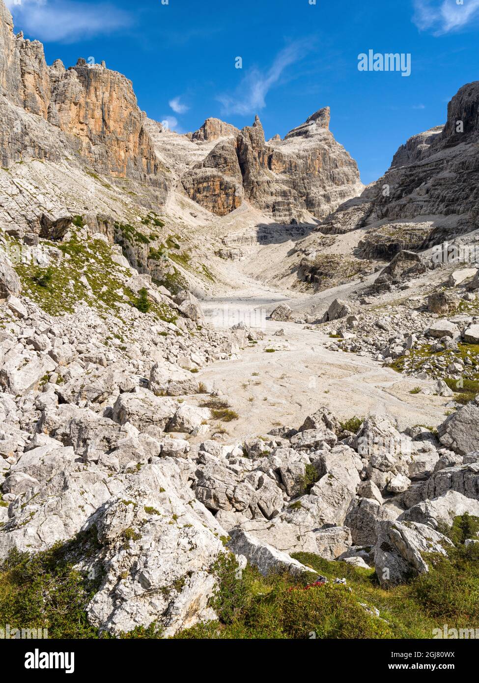 Bocca del Tuckett und Cima Sella. Die Brenta-Dolomiten, UNESCO-Weltkulturerbe. Italien, Trentino, Val Rendena Stockfoto