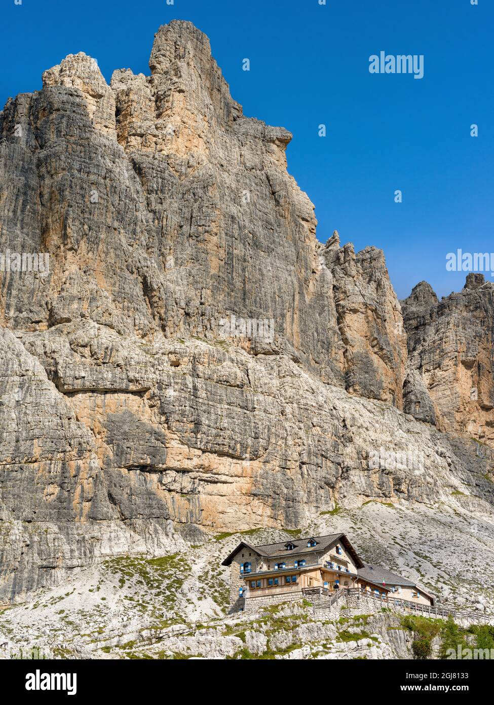 Berghütte Rifugio Tuckett e Sella. Die Brenta-Dolomiten, UNESCO-Weltkulturerbe. Italien, Trentino, Val Rendena. (Nur Für Redaktionelle Zwecke) Stockfoto