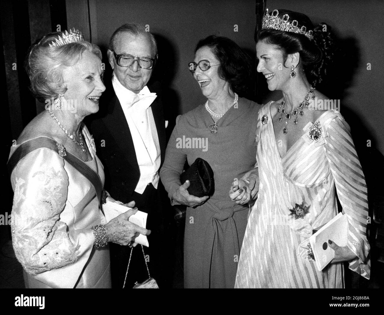 â© SCANPIX SWEDEN, Stockholm, Sverige, 2002-02-22, Foto:Stefan Lindblom/SCANPIX Code 20360 ***ARKIVBild 1981-12-10*** Prinzessin Lilian zusammen mit Königin Silvia von Schweden und ihren Eltern Walter und Alice Sommerlath Stockfoto