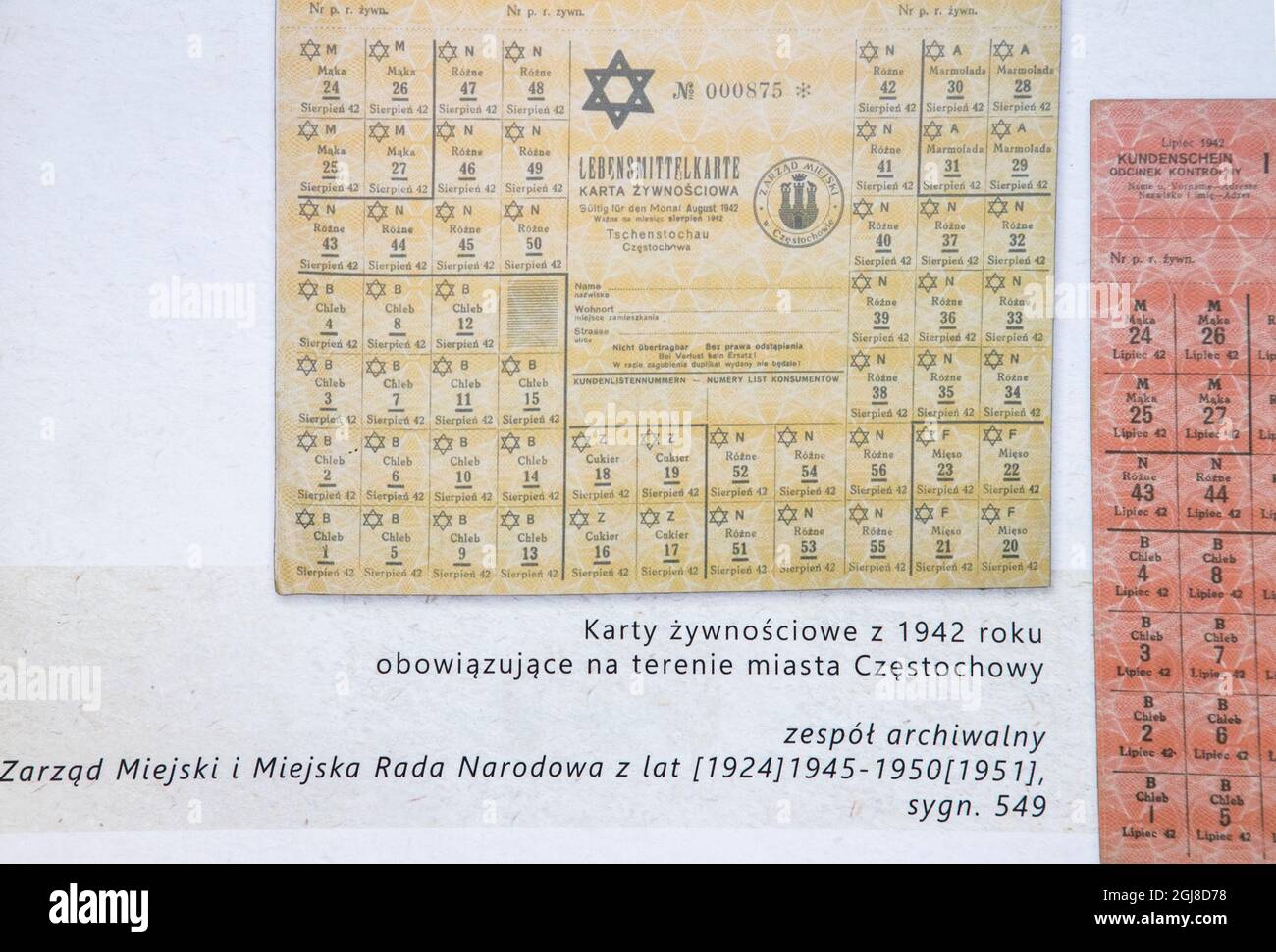 Die Ausstellung im Archivbüro von Tschenstochau zeigt die an Juden ausgegebenen Rationskarten, die ihnen weit weniger Rationen als an Christen gaben. Stockfoto