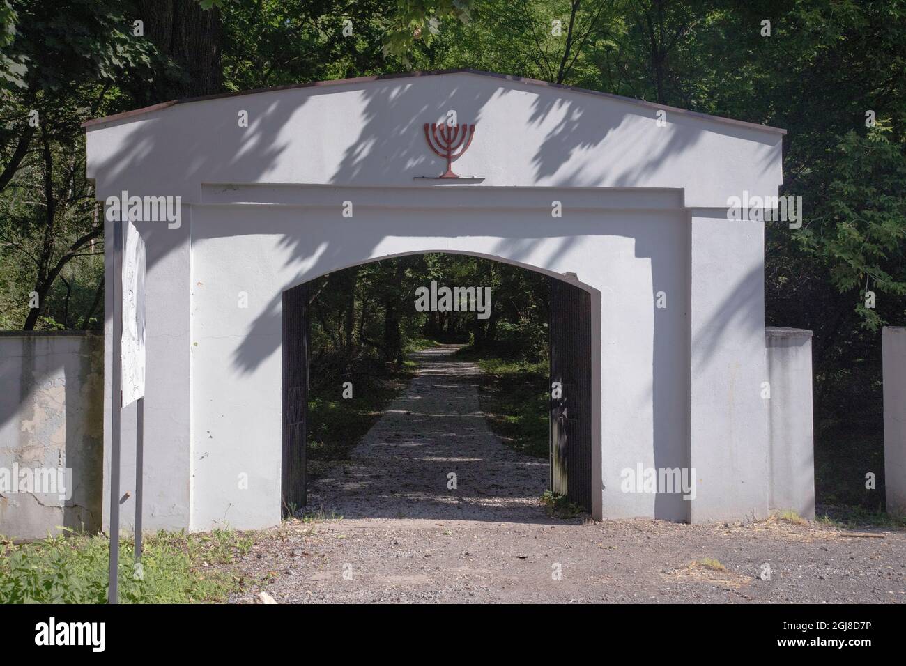 Der Friedhof in Tschenstochau, Polen, stammt aus dem 19. Jahrhundert, beherbergt aber auch Opfer des Holocaust. Stockfoto