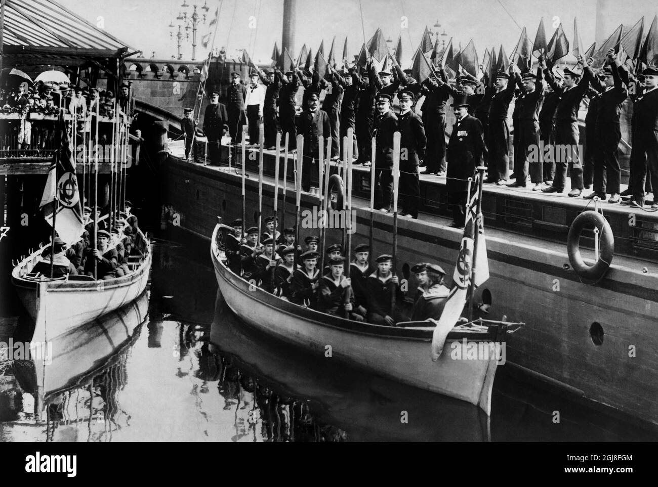 DATEI 1914-1918. Bild aus dem Ersten Weltkrieg. Übungen in einem Schulschiff der Jungen in Berlin. ** Bild fran forsta varldskreget. Ovningar i en forberedade skeppsgosseskola i Berlin. Foto:Scanpix Historical/ Kod:1900 Scanpix SCHWEDEN Stockfoto DATEI 1914-1918. Bild aus dem Ersten Weltkrieg. Übungen in einem Schulschiff der Jungen in Berlin. ** Bild fran forsta varldskreget. Ovningar i en forberedade skeppsgosseskola i Berlin. Foto:Scanpix Historical/ Kod:1900 Scanpix SCHWEDEN Stockfoto