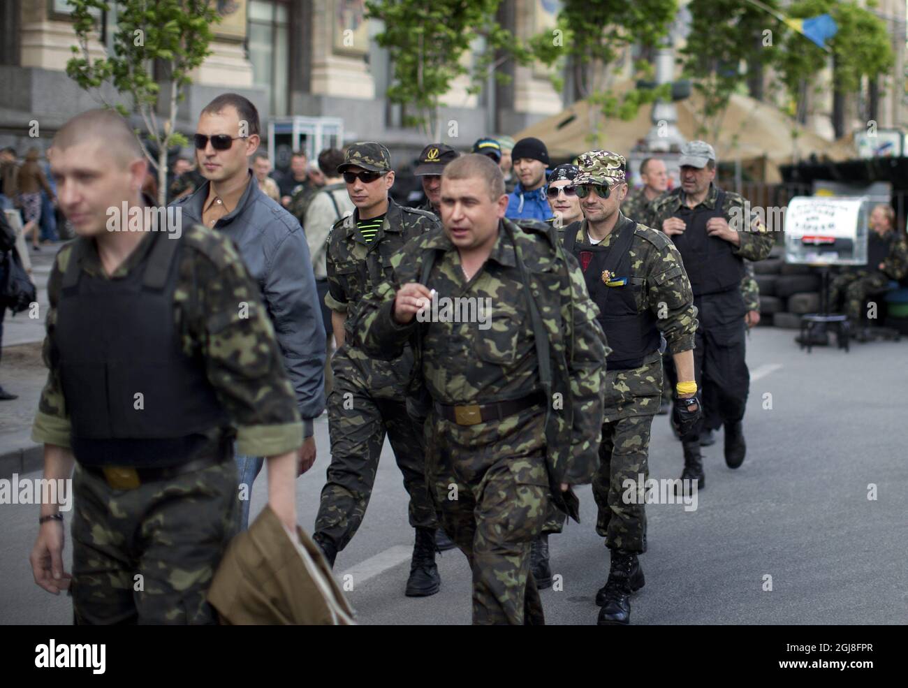KIEW 2014-05-07 bewaffnete Männer auf dem Maidan-Platz in Kiew Ukraine, 7. Mai 2014 Foto: Adam Ihse / TT / Kod 9200 Stockfoto