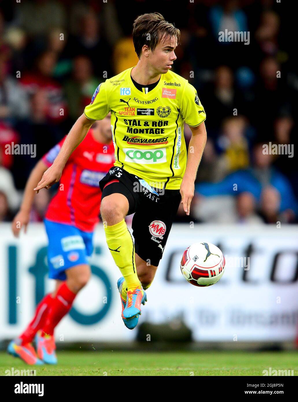 HALLEVIK 20140822 Mjallbys Andreas Blomqvist under fredagens allsvenska fotbollsmatch mellan Mjallby AIF och Helsingborgs IF pa Strandvallen i Hallevik. Foto: Patric Soderstrom / TT / kod 10760 Stockfoto