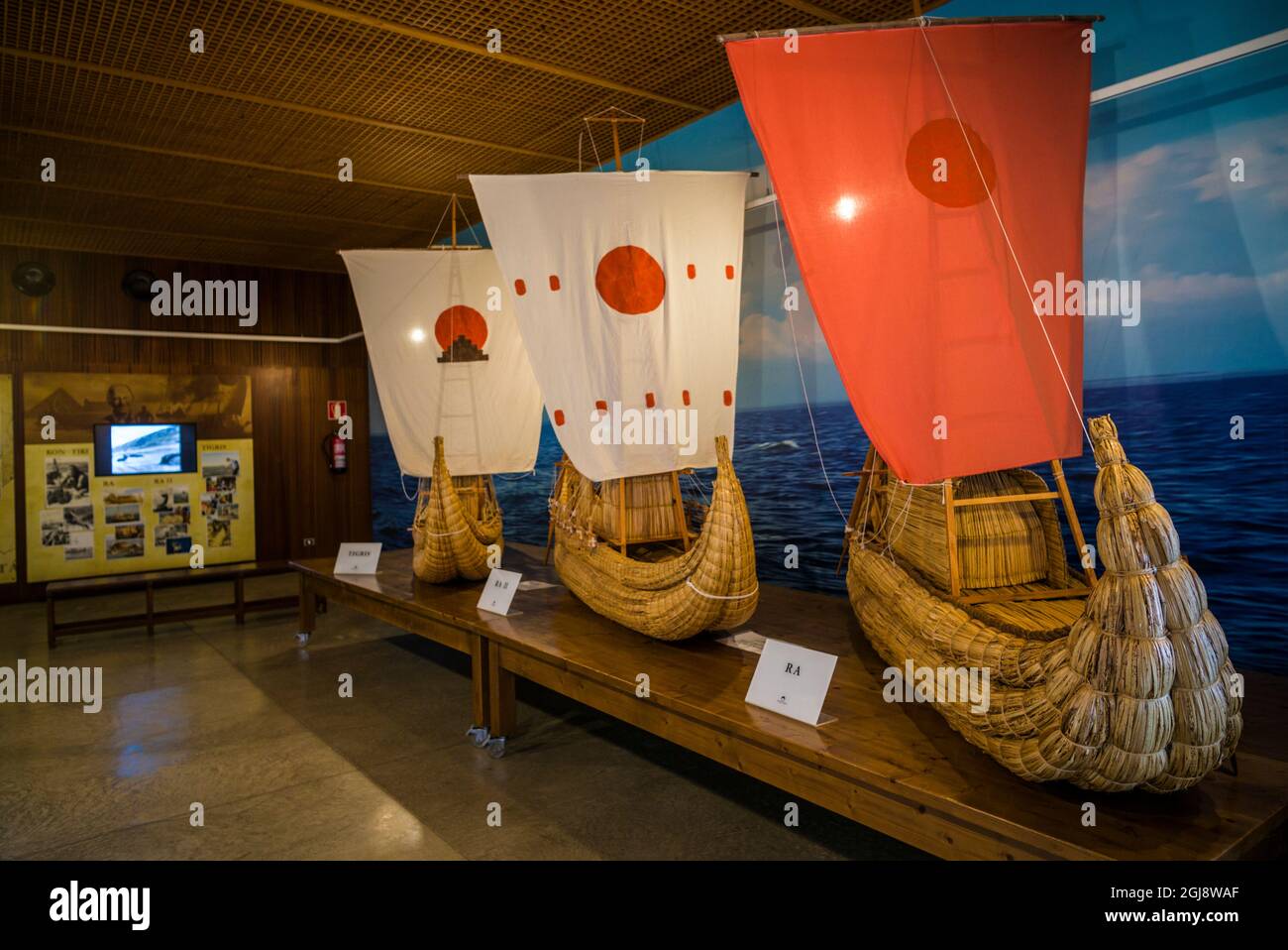 Spanien, Kanarische Inseln, Teneriffa, Güimar, Piramides de Güimar, eco Website vom Explorer Thor Heyerdahl, Miniatur von Stroh Boote von Hey verwendet wird gegründet Stockfoto Spanien, Kanarische Inseln, Teneriffa, Güimar, Piramides de Güimar, eco Website vom Explorer Thor Heyerdahl, Miniatur von Stroh Boote von Hey verwendet wird gegründet Stockfoto