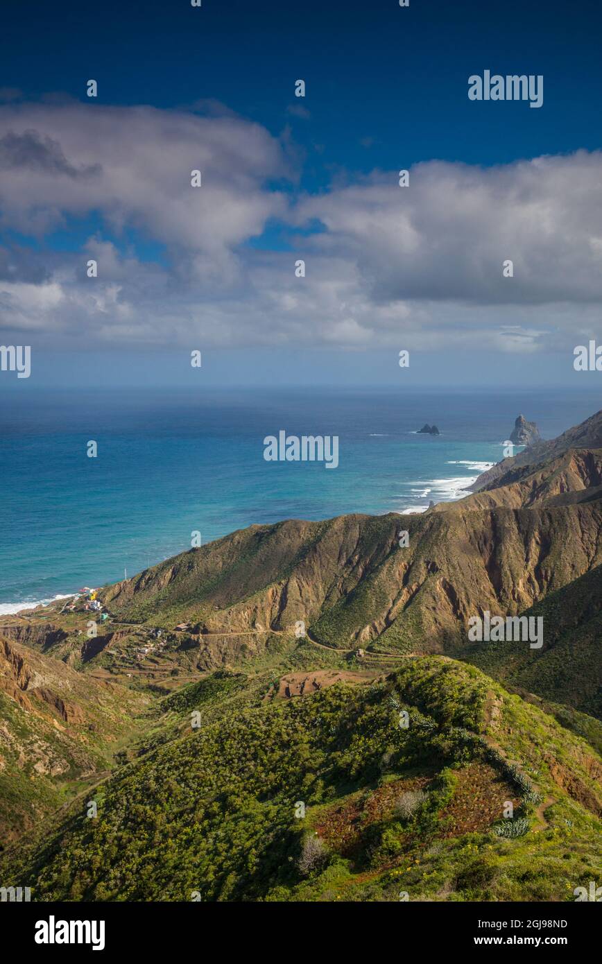 Spanien, Kanarische Inseln, Teneriffa, Taganana, Erhöhte Ansicht der nordwestlichen Küste Stockfoto