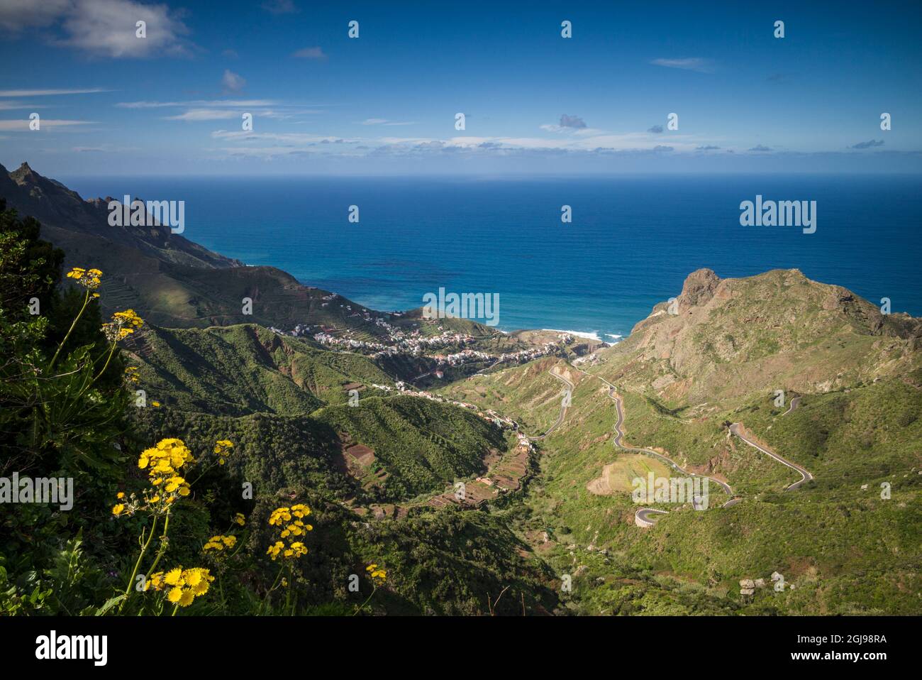 Spanien, Kanarische Inseln, Teneriffa, Nordwesten, Taganana, erhöht mit Blick auf das Dorf, am späten Nachmittag Stockfoto
