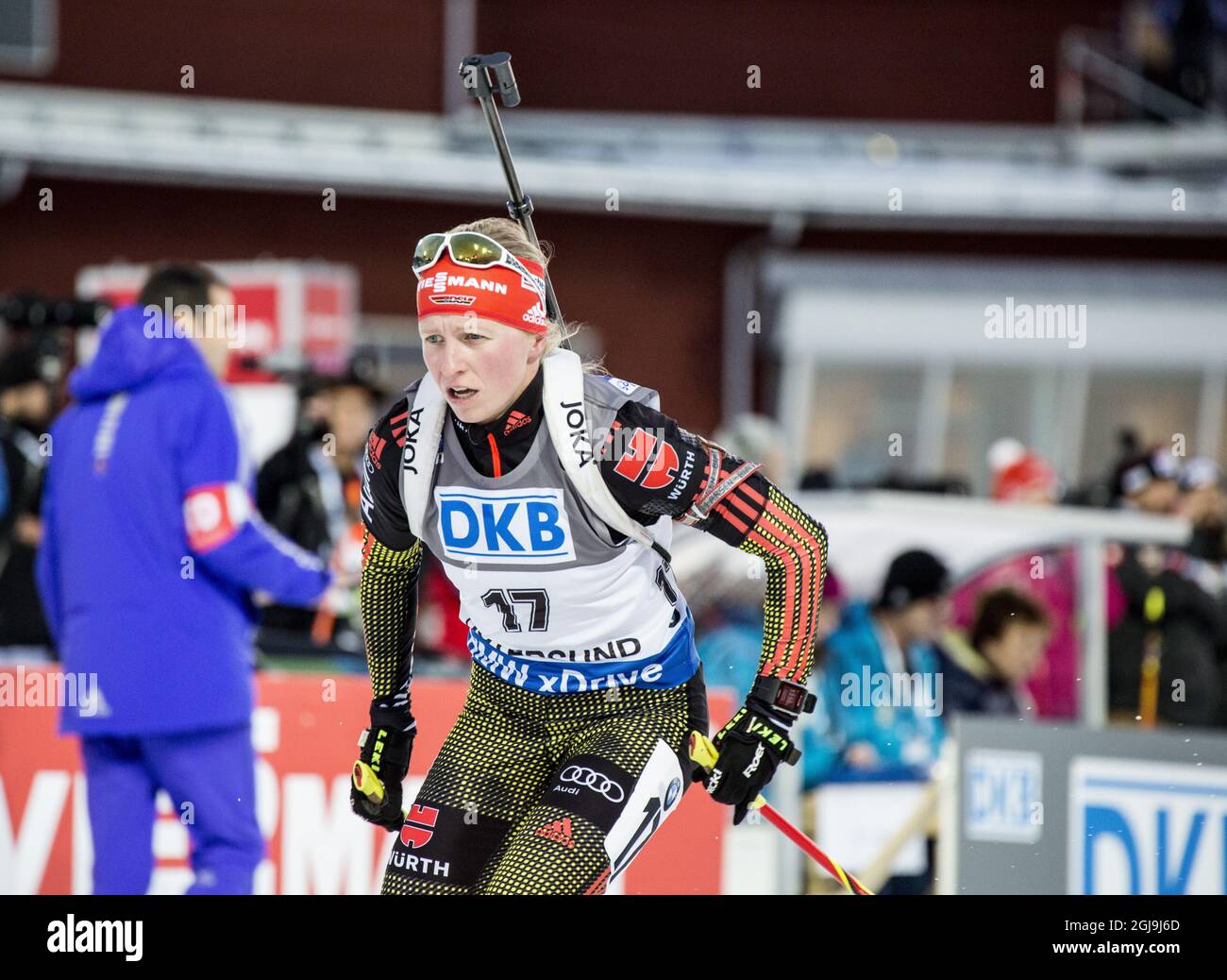 Die deutsche Franziska Hildebrand ist am 6. Dezember 2015 beim 10-km-Verfolgungsrennen der Frauen beim IBU Biathlon World Cup in Ostersund, Schweden, in Aktion. Foto: Christine Olsson / TT / Code 10430 Stockfoto