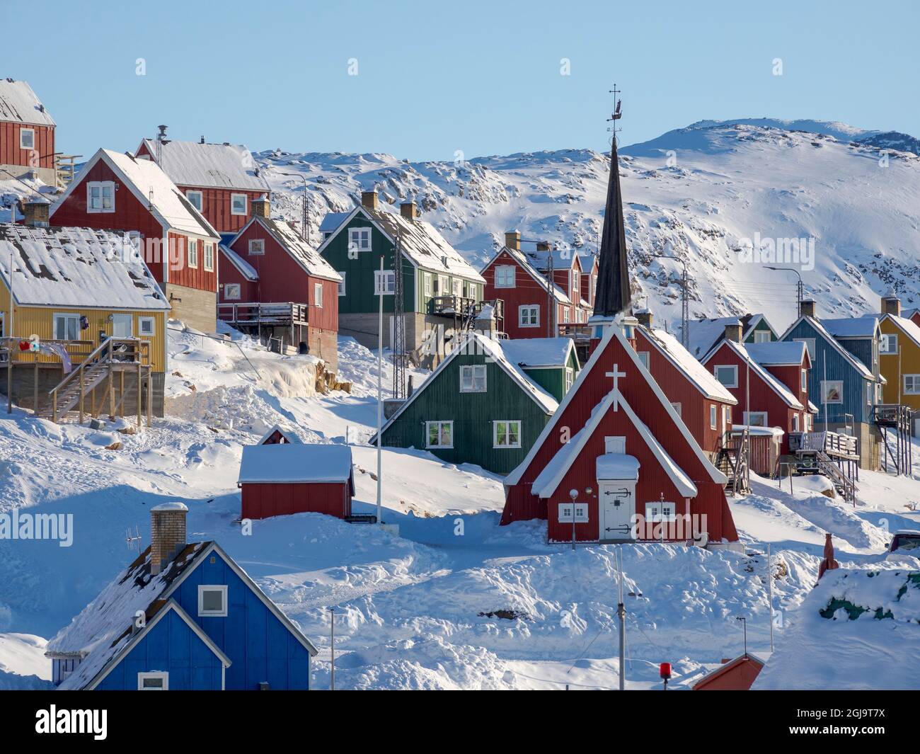 Die neue Kirche. Winter in der Stadt Upernavik im Norden Grönlands am Ufer der Baffin Bay. Dänemark, Grönland. (Nur Für Redaktionelle Zwecke) Stockfoto