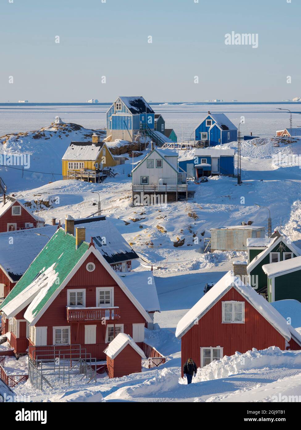 Winter in der Stadt Upernavik im Norden Grönlands am Ufer der Baffin Bay. Dänemark, Grönland. (Nur Für Redaktionelle Zwecke) Stockfoto