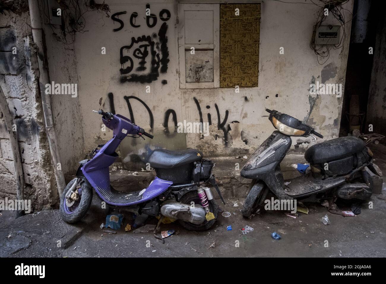 BEIRUT 2016-03-15 das seit 1949 bestehende Shatila-Flüchtlingslager für Palästinenser in Beirut. Foto: Magnus Hjalmarson Neideman / SVD / TT / Kod 10078 Roller, Straße Stockfoto