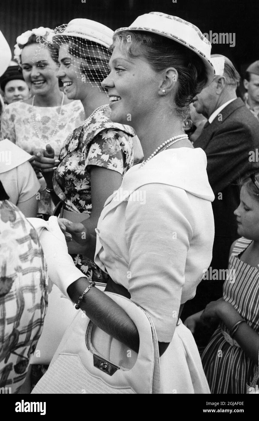 ARKIV MALMÖ 1959. Prinzessin Birgitta und Prinzessin Margaretha auf der Jagersro-Pferderennbahn Derby Foto: Lennart Nilsson / TT / Kod: 3054 Stockfoto