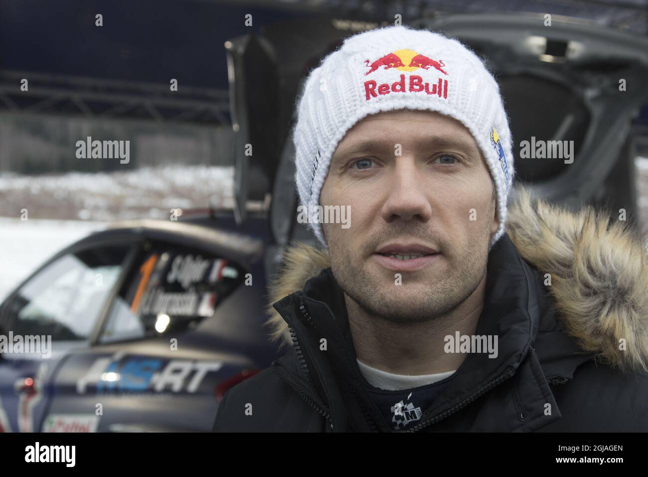 Sebastien Ogier aus Frankreich spricht mit Journalisten während der Rallye Schweden am 09. Februar 2017 in Torsby, Schweden. Foto: Micke Fransson / TT / Code 61460 Stockfoto