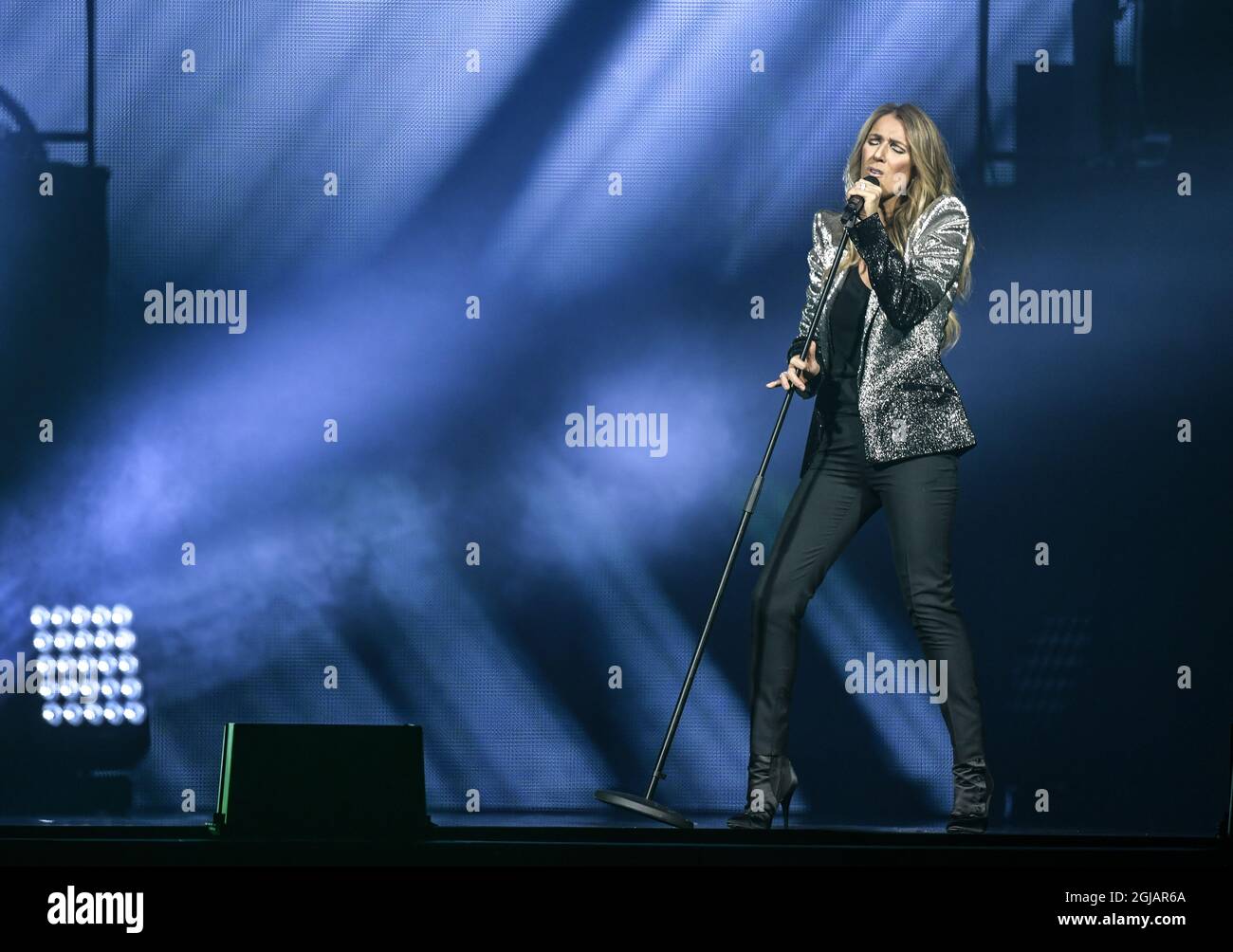 Die kanadische Sängerin Céline Dion tritt am 17. Juni 2017 in der Tele2 Arena in Stockholm auf Foto: Anders Wiklund / TT / Code 10040 Stockfoto