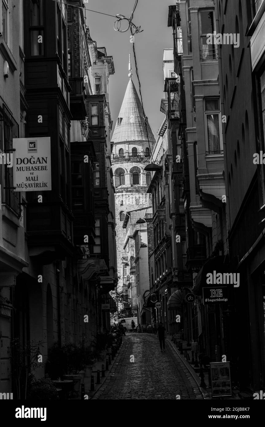 Istanbul Türkei September 05 2021 Ansicht des Galata Turms in schwarz-weiß Stockfoto