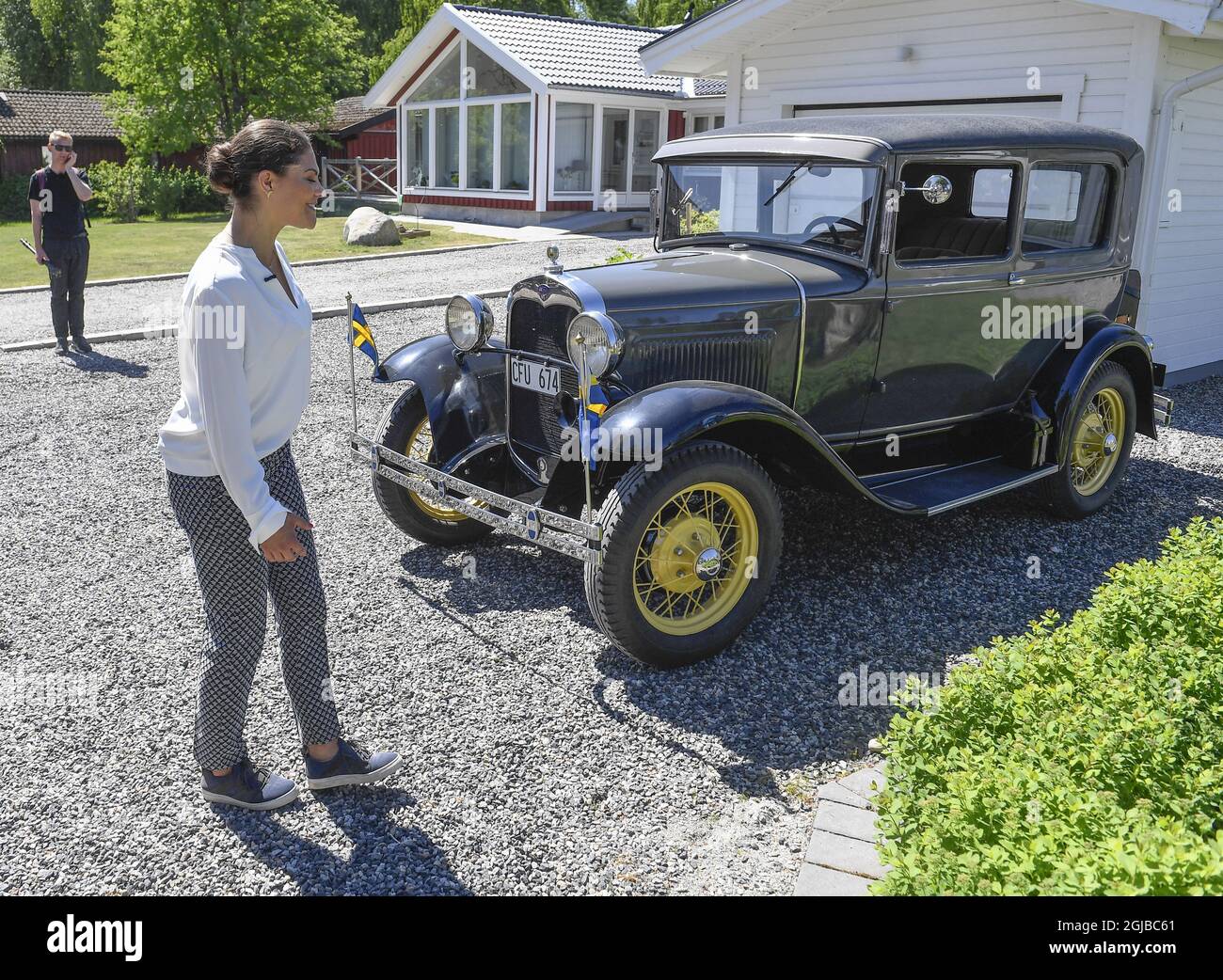 ULVO 20180525 Crown Princess Victoria hält am Freitag bei einem alten 1930. Ford Model A 1930 in Smaland, Schweden, an. Die Kronprinzessin ist in der Grafschaft Smaland, Schweden, für einen „Provinzspaziergang“. Foto Pontus Lundahl / TT kod 10050 Stockfoto