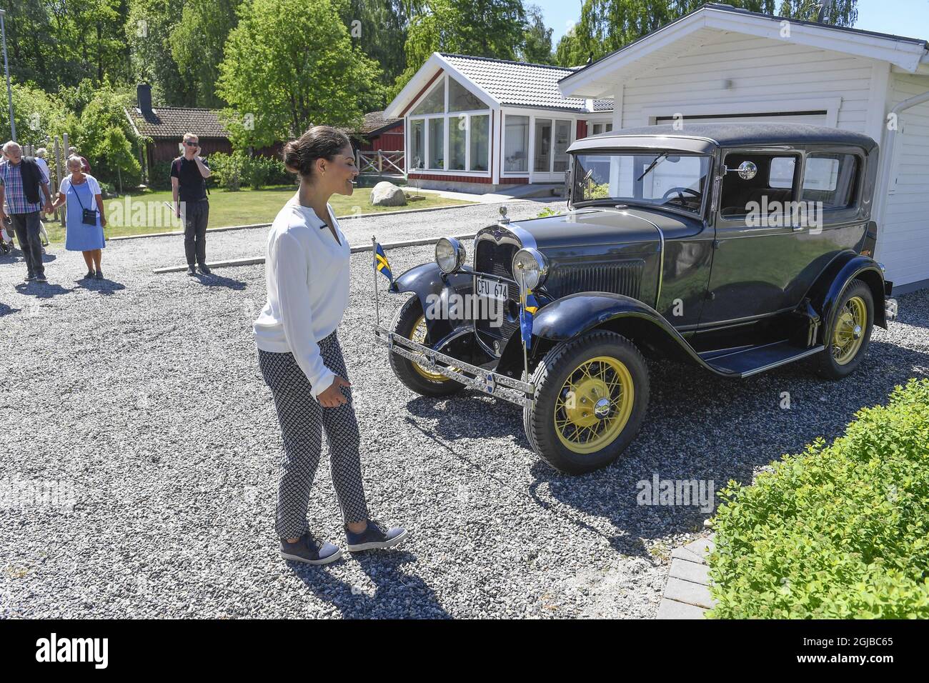 ULVO 20180525 Crown Princess Victoria hält am Freitag bei einem alten 1930. Ford Model A 1930 in Smaland, Schweden, an. Die Kronprinzessin ist in der Grafschaft Smaland, Schweden, für einen „Provinzspaziergang“. Foto Pontus Lundahl / TT kod 10050 Stockfoto