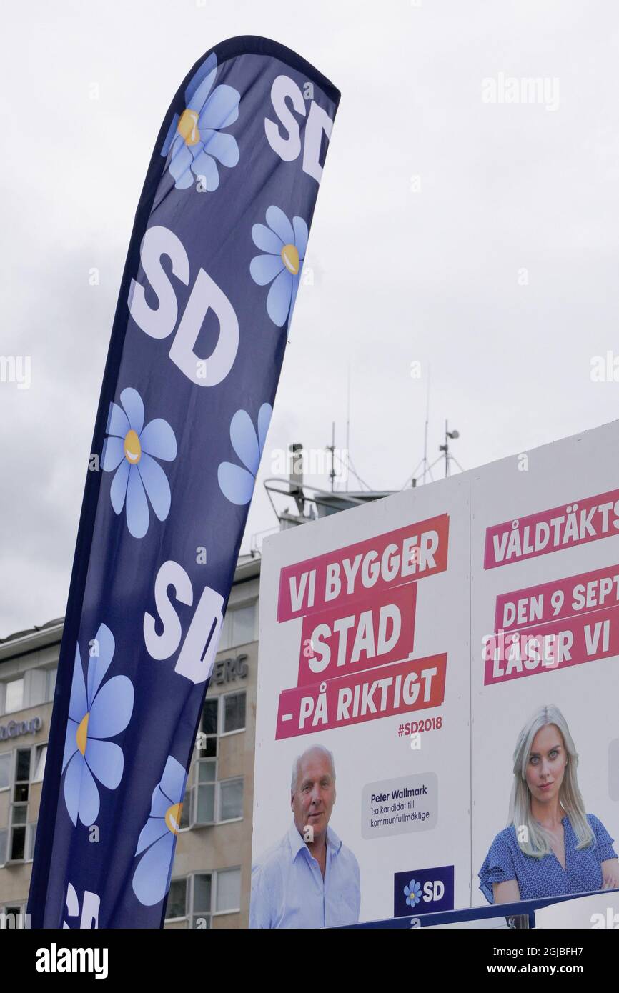 STOCKHOLM 2018-08-14 Wahlplakate der Schwedischen Demokraten sind am Dienstag in einem Wahlinformationsbüro in Stockholm, Schweden, zu sehen. Schweden nimmt an den Parlamentswahlen am 9. September Teil. Foto Leif Blom / TT Code 50080 Stockfoto