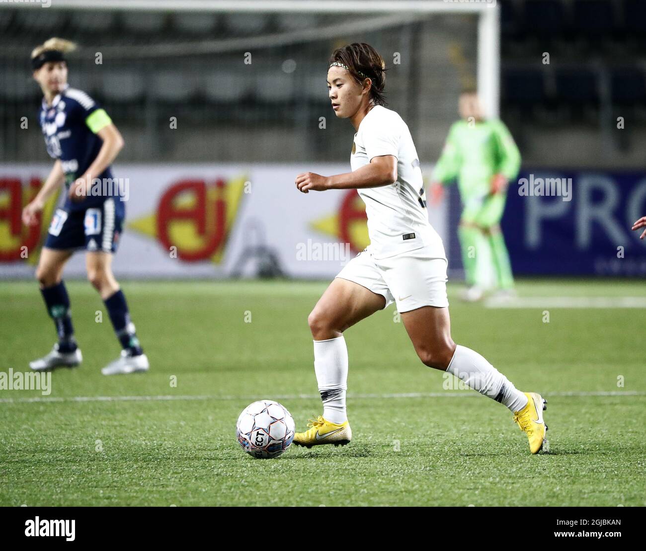Wang Shuang von PSG mit dem Ball während des Champions League-Spiels der Frauen 16, dem ersten Fußballspiel zwischen Linkopings FC und Paris SG in der Linkoping Arena, Schweden, am 17. Oktober 2018. Foto: Stefan Jerrevang / TT / Code 60160 Stockfoto