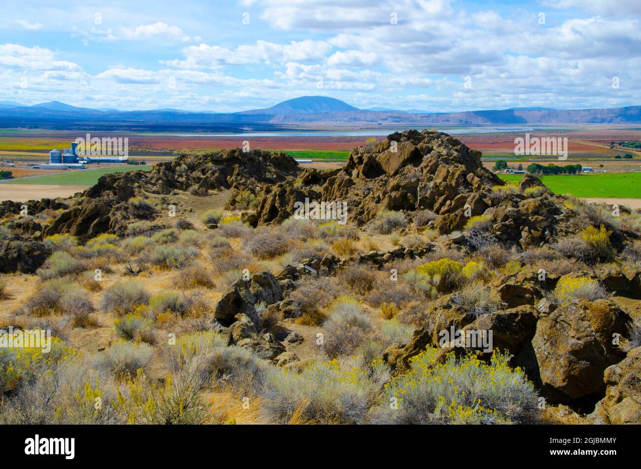 USA, Kalifornien. Lava Beds National Monument, Petroglyph Bluff Summit Stockfoto