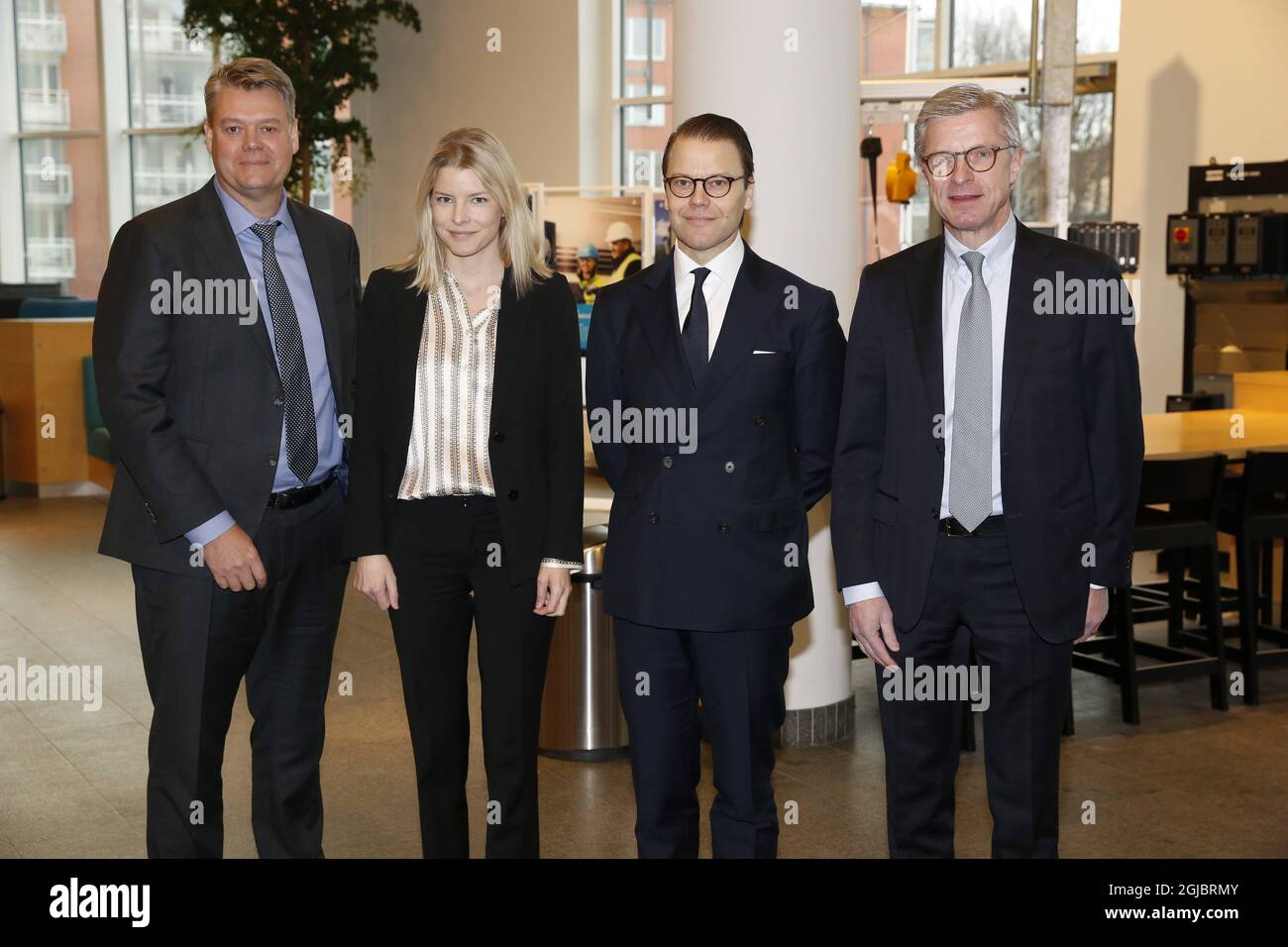 CEO Mats Rahmstrom, Jenny Nordlow (Prince Daniel Fellowship), Prinz Daniel und Hans Straberg, Präsident des Unternehmens, während des Besuches des Prinzen in der Atlas Copco-Industrie bei einer Prince Daniel Fellowship-Veranstaltung in Stockholm, Schweden am 16. Januar 2019. Atlas Copco ist ein schwedisches Industrieunternehmen, das 1873 gegründet wurde. Es stellt industrielle Werkzeuge und Ausrüstungen Foto Johan Jeppsson / TT kod 2551 Stockfoto