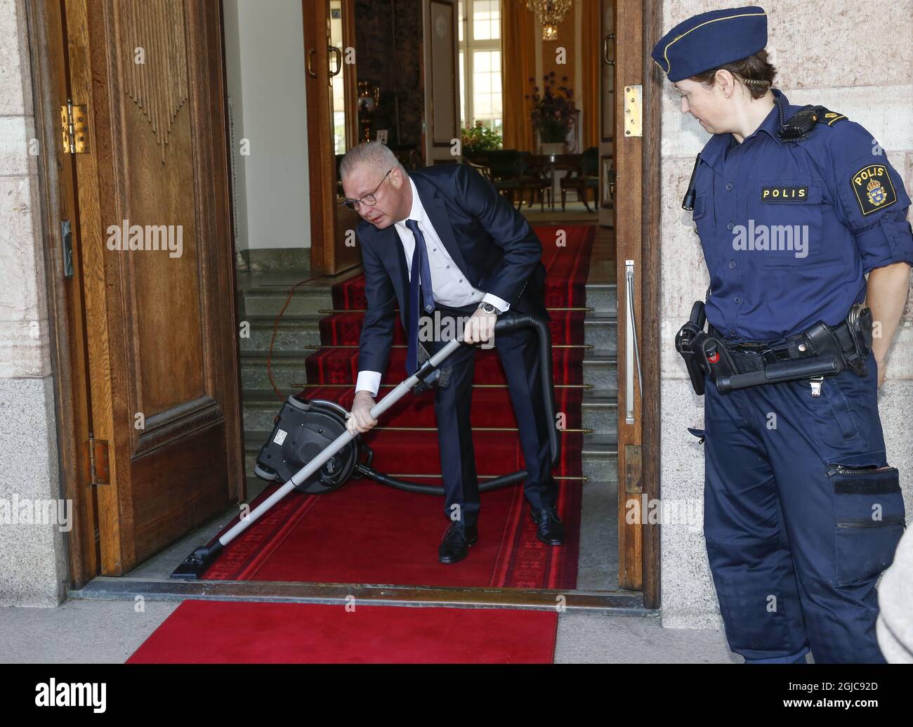 STOCKHOLM 20190615 Schwedens Königin Silvia und Südkoreas First Lady Kim Jung-sook besuchen am 15. Juni 2019 das Museum Prins Eugens Waldemarsudde in Stockholm, Schweden. Das südkoreanische Präsidentenpaar ist für einen zweitägigen Staatsbesuch in Schweden. Foto: Johan Jeppsson / TT / kod 2551 *** BETALBILD *** Stockfoto