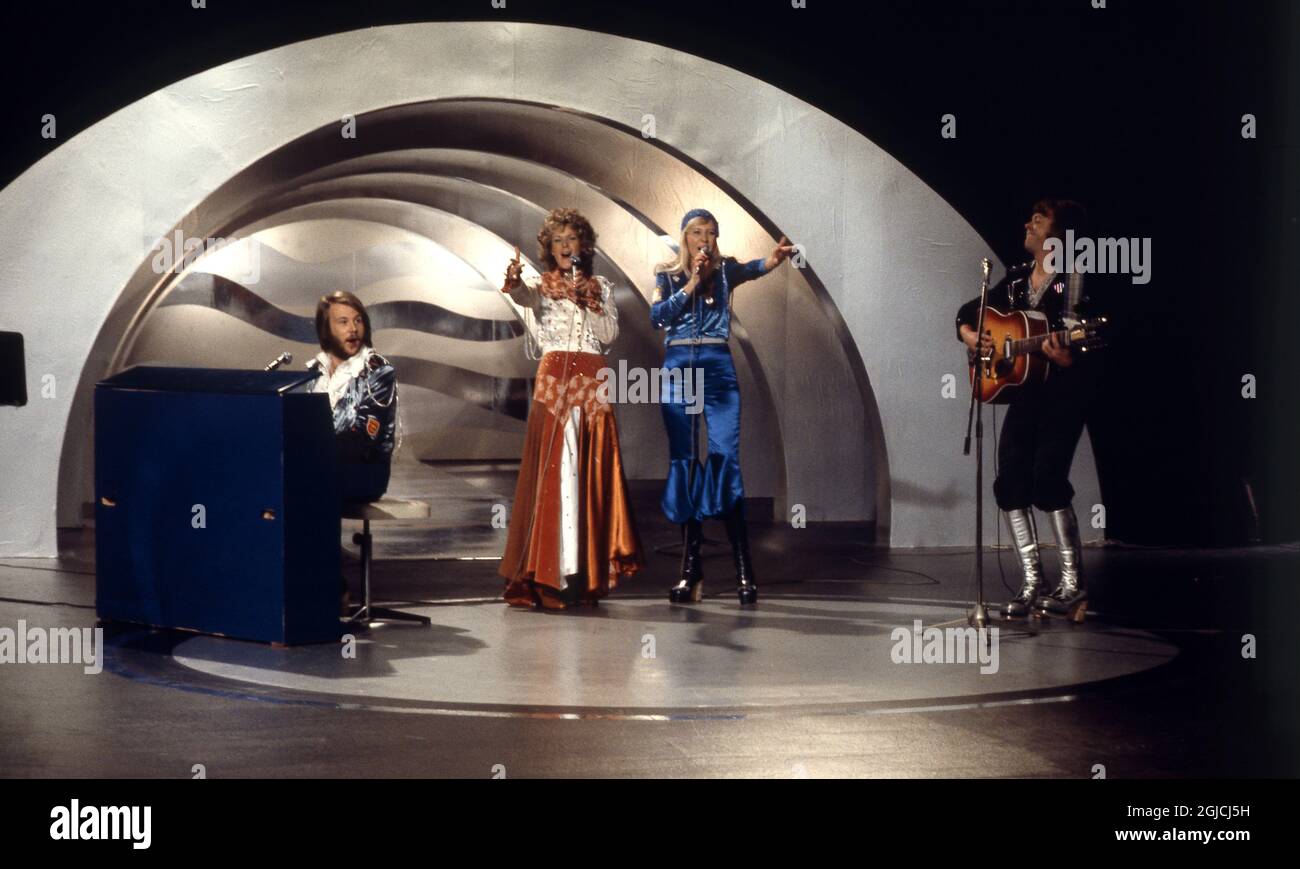 Das am 9. Februar 1974 in einem Studio in Stockholm aufgenommene Bild zeigt die schwedische Popgruppe Abba mit ihren Mitgliedern (L-R) Benny Andersson, Anni-Frid Lyngstad, Agnetha Faltskog und Bjorn Ulvaeus während der schwedischen Qualifikation für den Eurovision Song Contest in Brighton, Großbritannien. Schwedens legendäre Diskogruppe ABBA gab am 27. April 2018 bekannt, dass sie sich 35 Jahre nach ihrer letzten Single wieder zusammengeschlossen haben, um zwei neue Songs aufzunehmen. Das Quartett spaltete sich 1982 auf, nachdem es mehr als ein Jahrzehnt lang die Disco-Szene mit Hits wie 'Waterloo', 'Dancing Queen', 'Mamma Mia' und 'Super Trouper' dominiert hatte. Stockfoto