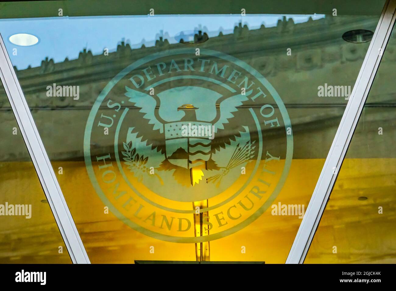 Symbol DES US-Heimatschutzministeriums, Ronald Reagan International Trade Building, Washington DC, USA. Stockfoto