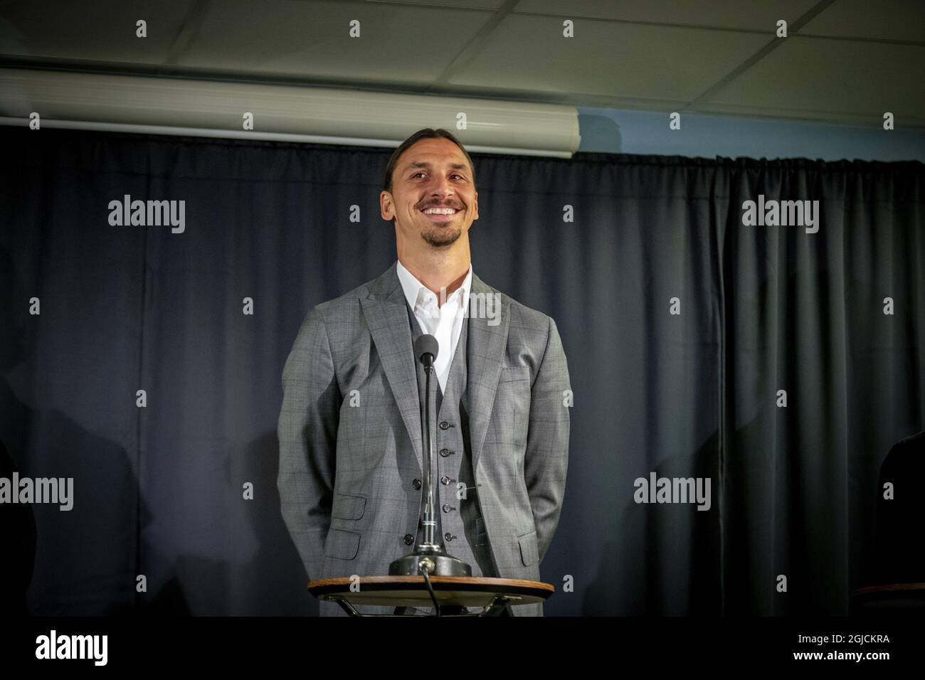 MalmÃ– 2019-10-08 der schwedische Fußballspieler Zlatan Ibrahimovic bei der Enthüllung einer riesigen Statue von ihm in seiner Geburtsstadt Malmo. Enthüllung der Zlatan Ibrahimovic Statue, Malmö, Schweden. Foto: Krister Hansson 2019-10-08 (c) HANSSON KRISTER / Aftonbladet / TT * * * EXPRESSEN AUS * * * AFTONBLADET / 3950 Stockfoto