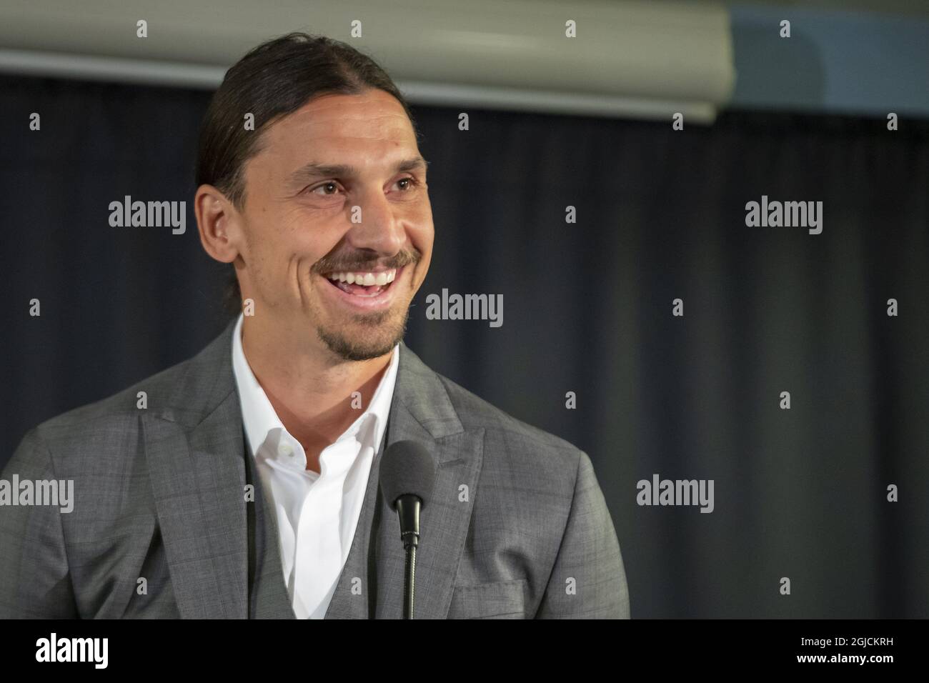 MalmÃ– 2019-10-08 der schwedische Fußballspieler Zlatan Ibrahimovic bei der Enthüllung einer riesigen Statue von ihm in seiner Geburtsstadt Malmo. Enthüllung der Zlatan Ibrahimovic Statue, Malmö, Schweden. Foto: Krister Hansson 2019-10-08 (c) HANSSON KRISTER / Aftonbladet / TT * * * EXPRESSEN AUS * * * AFTONBLADET / 3950 Stockfoto