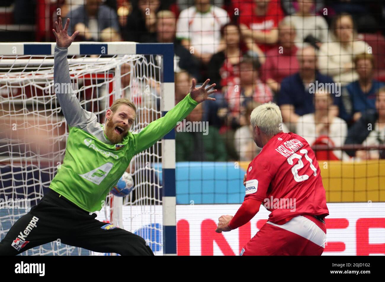 Der russische Gleb Kalarash punktet während der Männer-Handball-Europameisterschaft, der Vorrunde Gruppe E, des Spiels zwischen Island und Russland in der Malmo Arena, Schweden, am Montag, dem 13. Januar 2020. Foto Andreas Hillergren / TT-Code 10600 Stockfoto