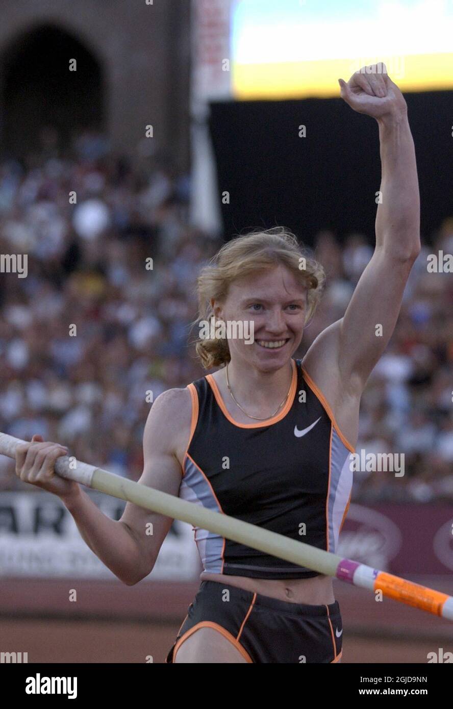 Die russische Swetlana Feofanova feiert die Rodung von 4,78m Gold und einen neuen europäischen Rekord Stockfoto