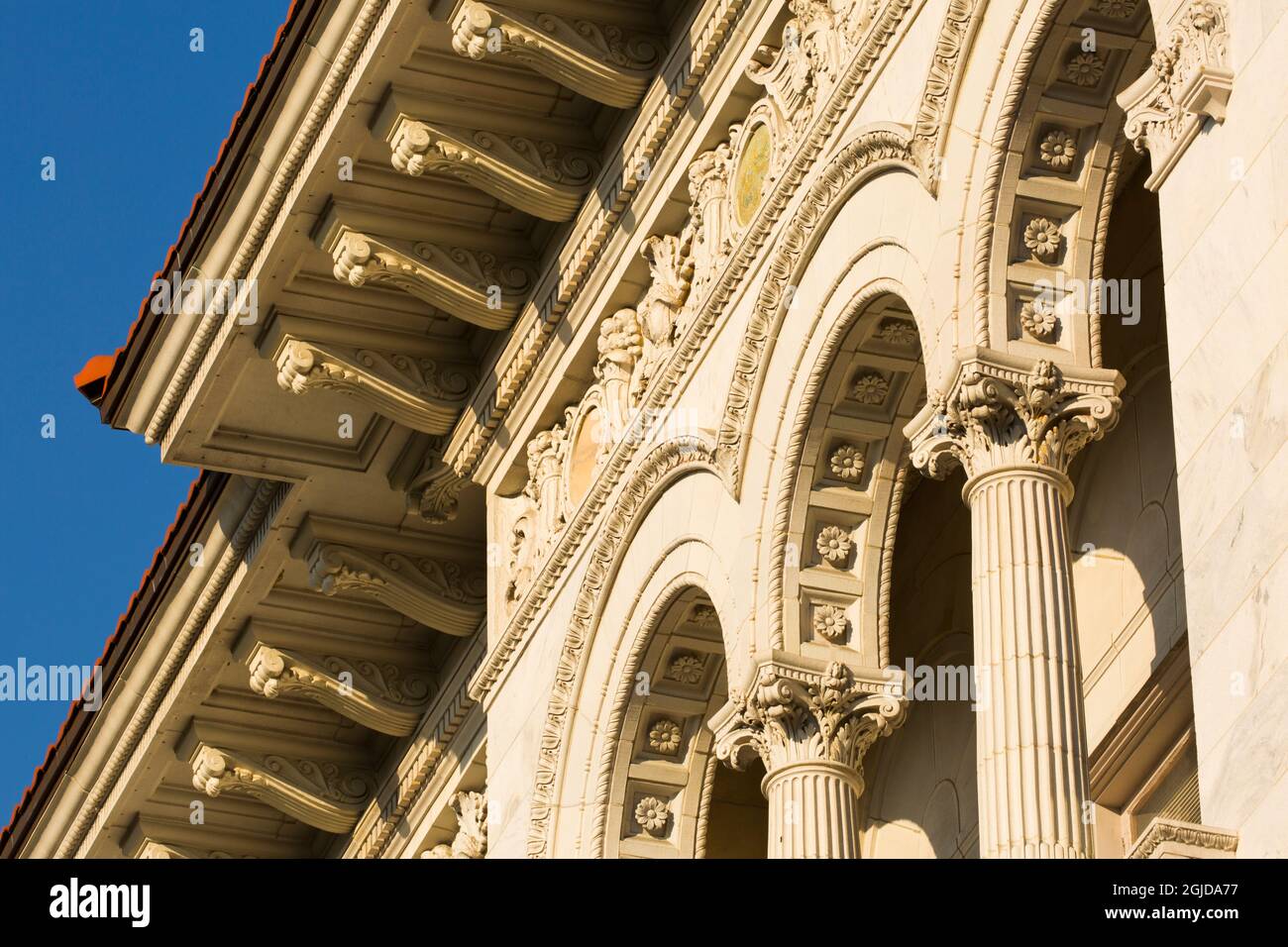 USA, Georgia, Savannah. Architektonisches Detail im alten Bundesgerichtsgebäude im historischen Viertel. Stockfoto