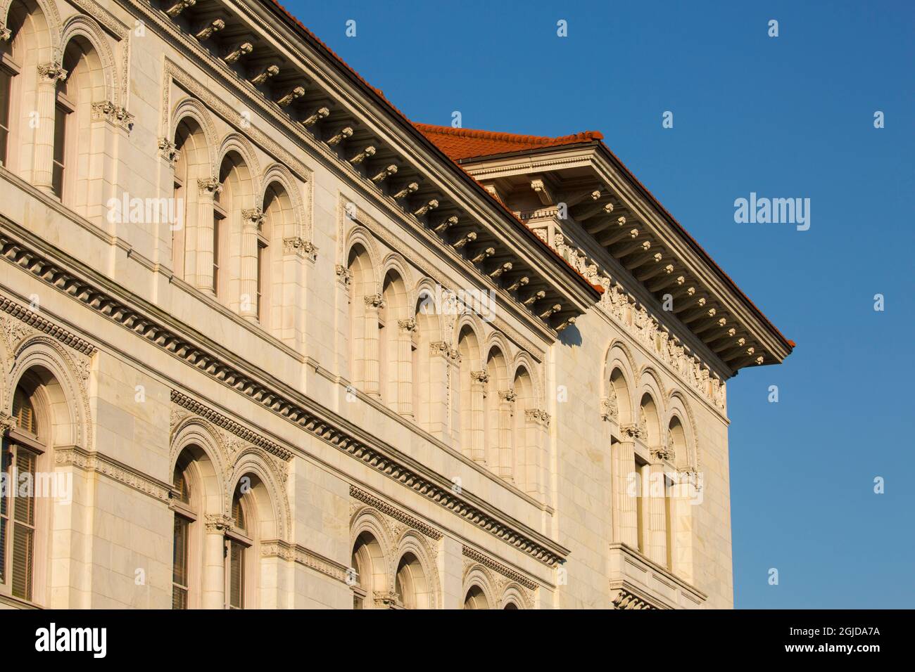 USA, Georgia, Savannah. Architektonisches Detail im alten Bundesgerichtsgebäude im historischen Viertel. Stockfoto