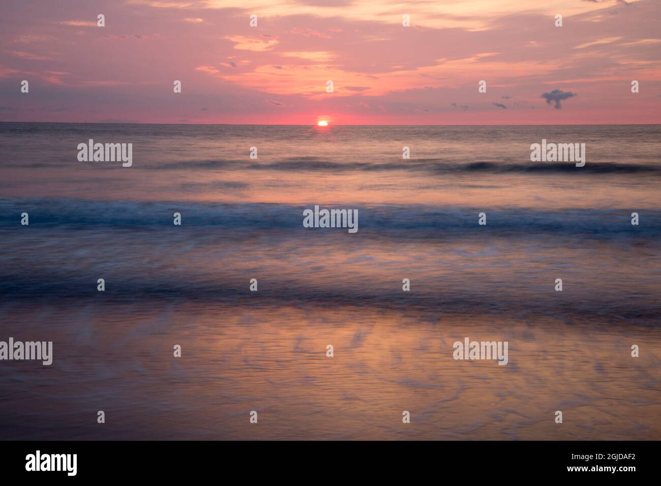 USA, Georgia, Tybee Island. Sonnenaufgang auf Tybee Island. Stockfoto