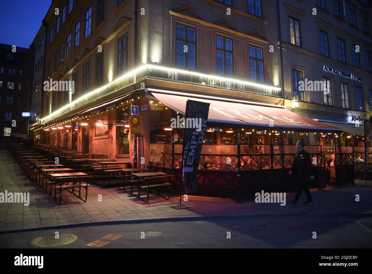 Nachtleben in Stockholm, Schweden, 08. Mai 2020. Die Temple Bar in der Altstadt ist fast leer, da die meisten Menschen während der Coronavirus-Pandemie zu Hause bleiben. Foto: Henrik Montgomery / TT Code 10060 Stockfoto