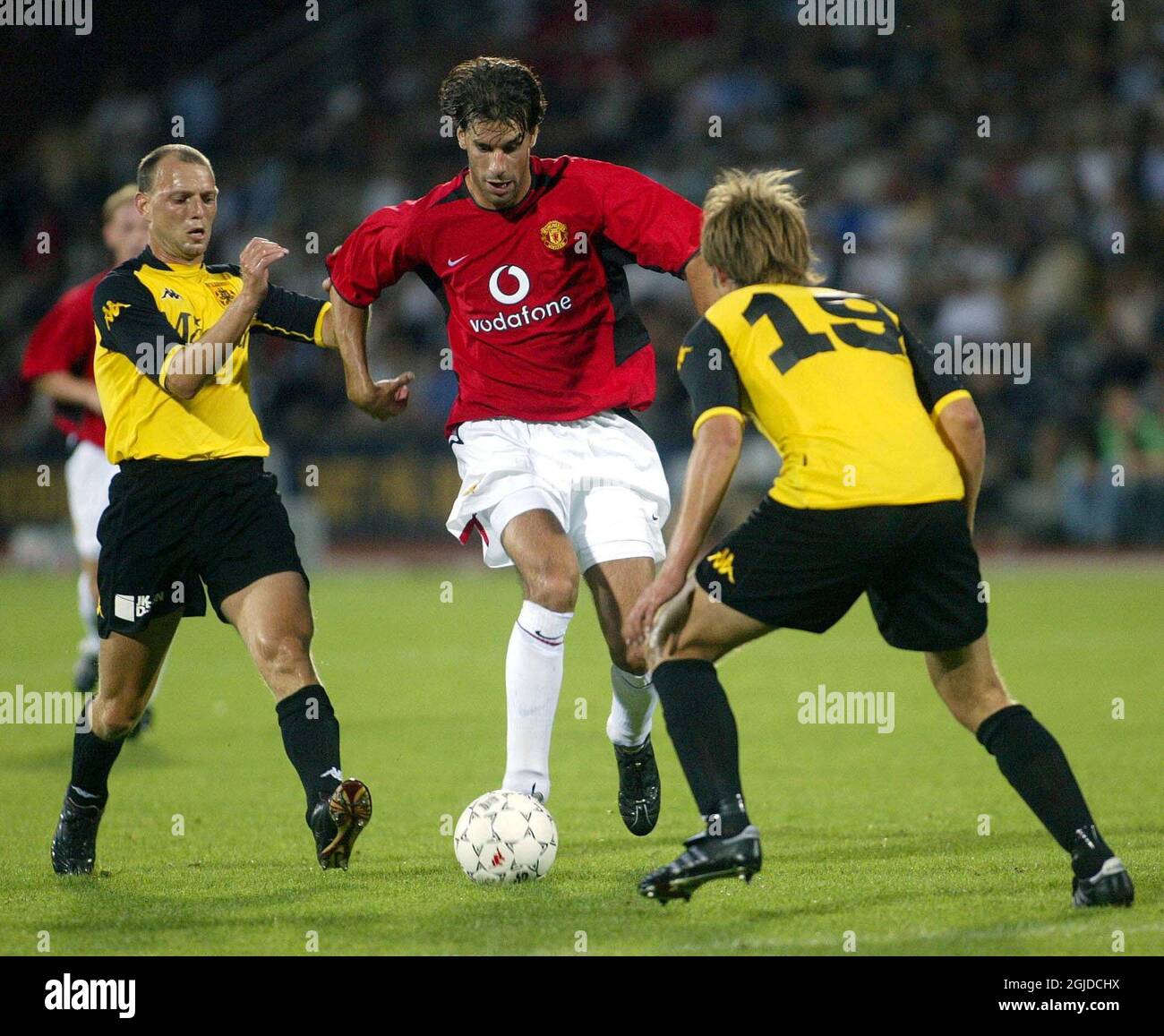 Ruud Van Nistelrooy von Manchester United übernimmt die Verteidigung des FC Aarhus Stockfoto